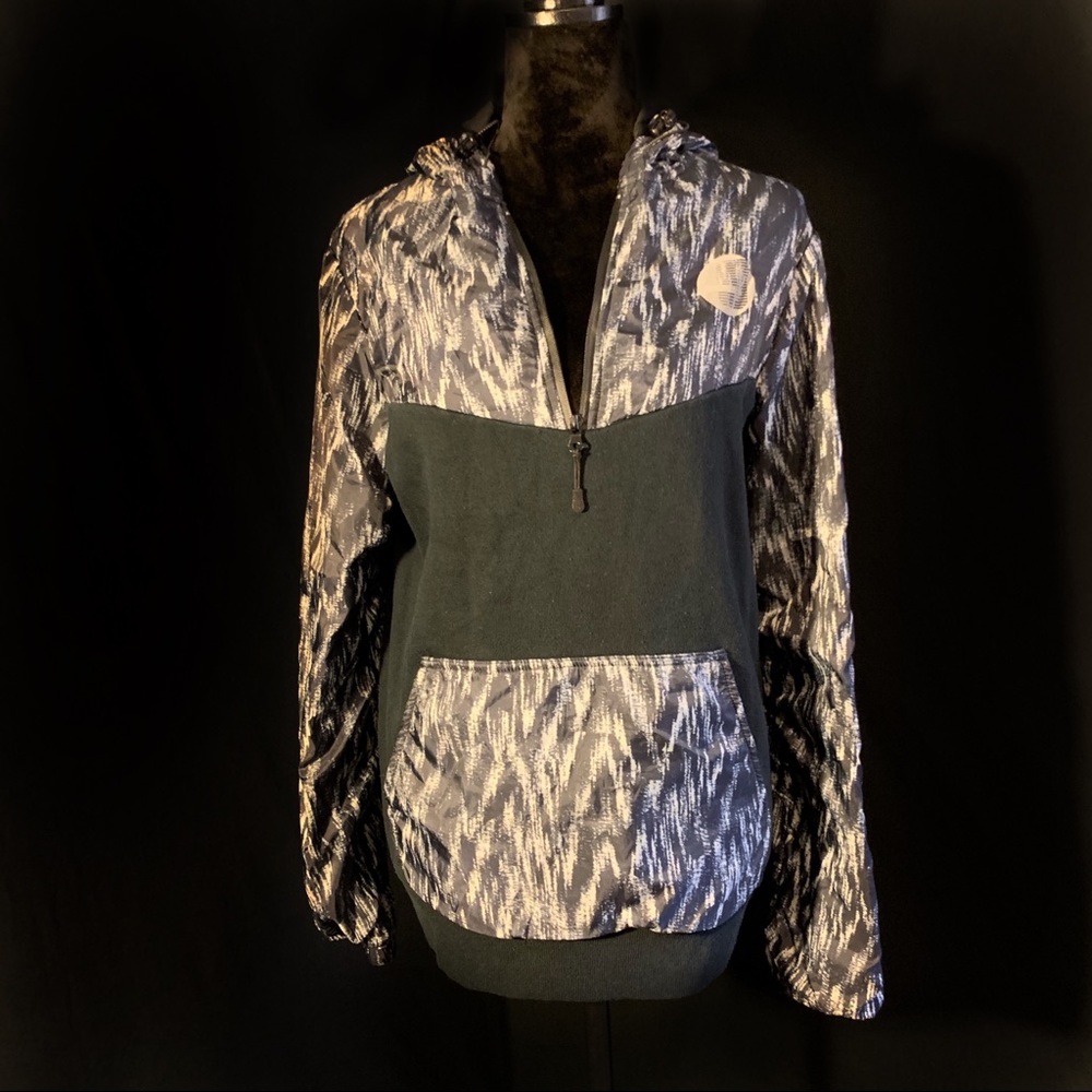 Women’s Medium Sweater with Hood